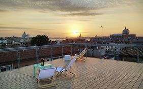 Sunny Terrace Hostel Venice