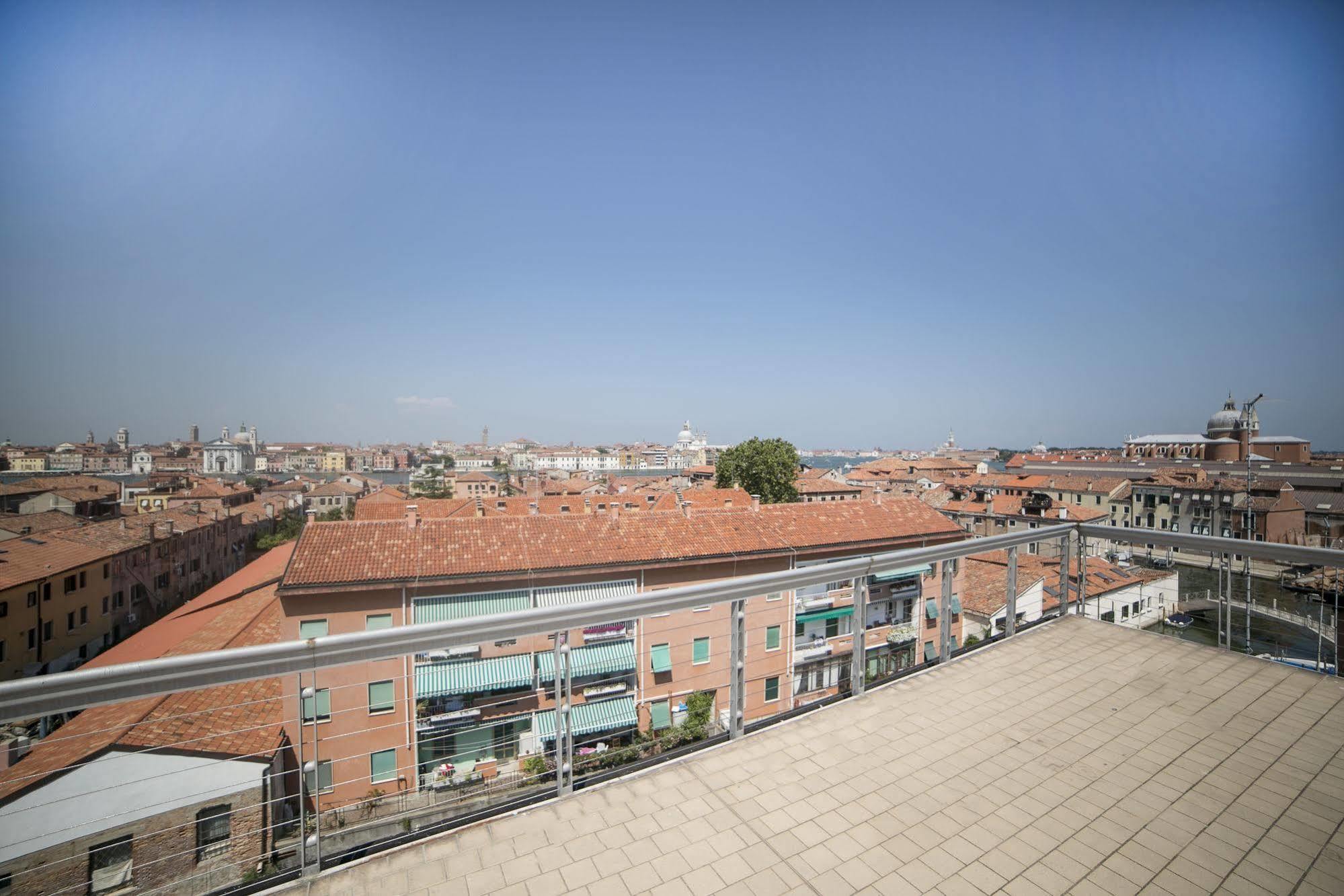 Sunny Terrace Hostel Venedig Exterior foto
