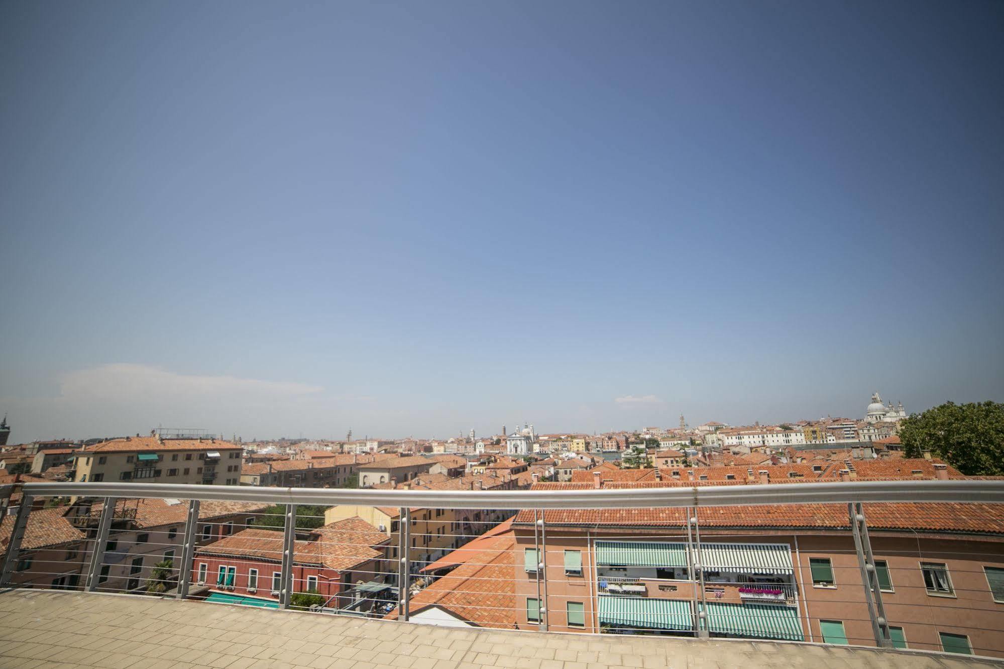 Sunny Terrace Hostel Venedig Exterior foto